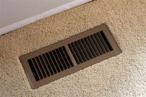 does floor vents draw in warm air