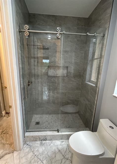 does frameless shower door leak