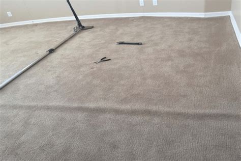 does furniture ned to moved to restretch carpet