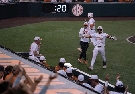 Does Galvan Run Small