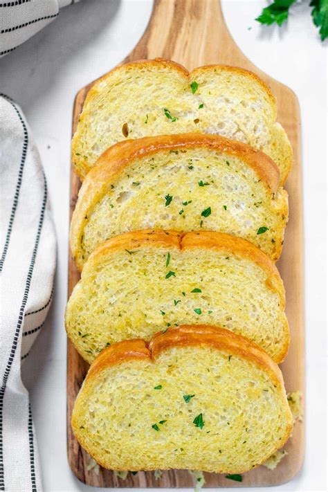 does garlic bread need to be frozen