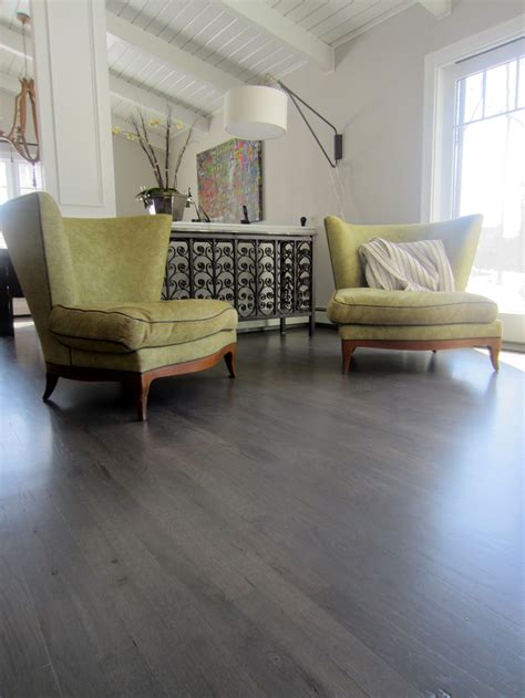 does grey and wood floor go together