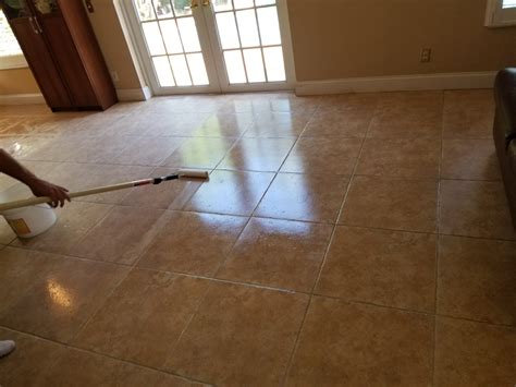 does grout need to be sealed on porcelin floors