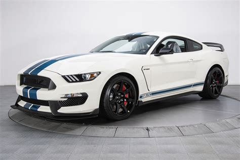 does gt350 come in automatic