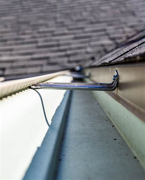 does gutter attach to drip edge