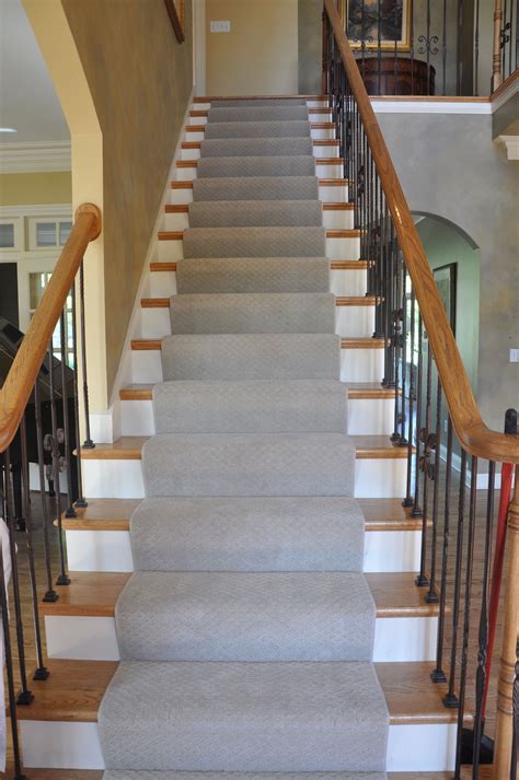 does hardwood floor need to match stairs