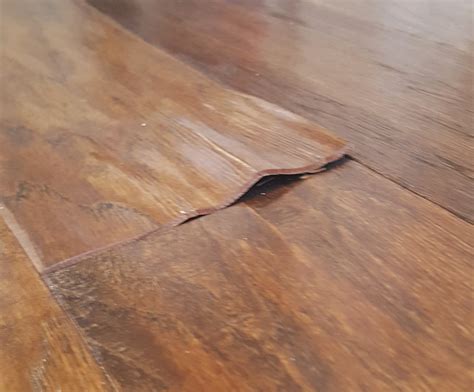 does hardwood floor self repair after water damage