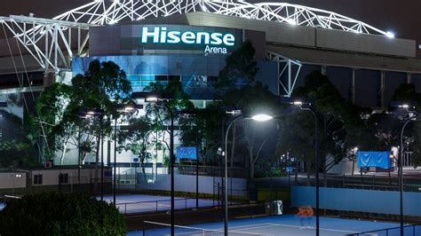does hisense arena roof open
