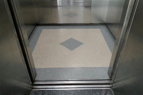 does hitting door close and floor on elevators