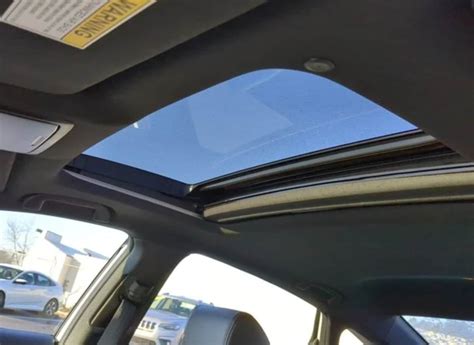does honda accord 2013 have sun roofs