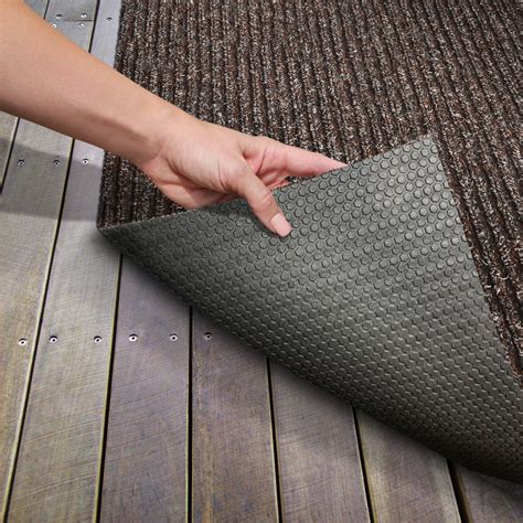does indoor outdoor carpet dry faster