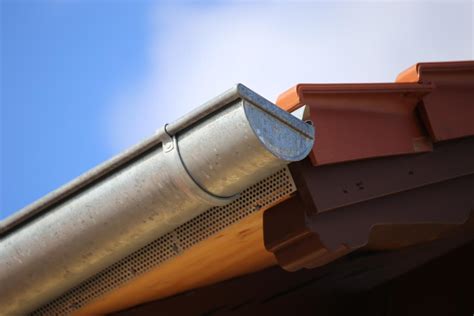 does interior of galvanized gutter need to be panted