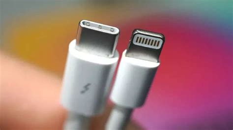 does iphone charge with type c