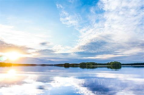 does it get dark in finland in summer