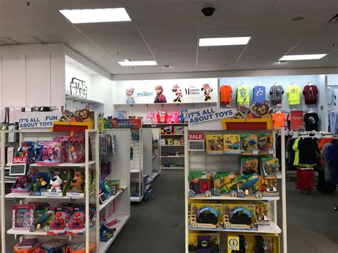 does kohl's have a petite section