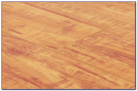 does laminate flooring contain formaldehyde