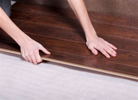 does laminate flooring expand and contract
