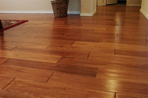 does laminate flooring feel like wood