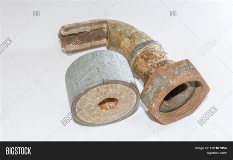 Does Lime Corrode Metal