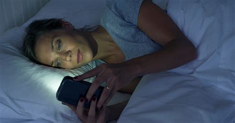 Does Looking At Screens Affect Sleep