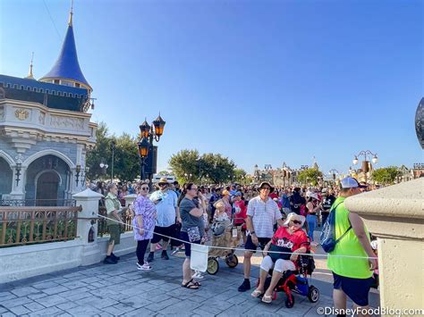 Does Magic Kingdom Still Do Rope Drop