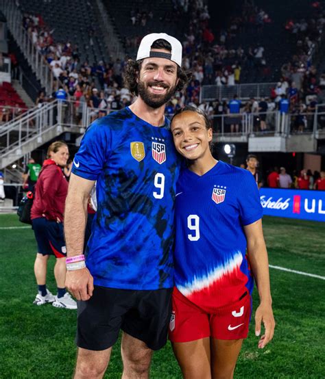 does mallory swanson have a kid