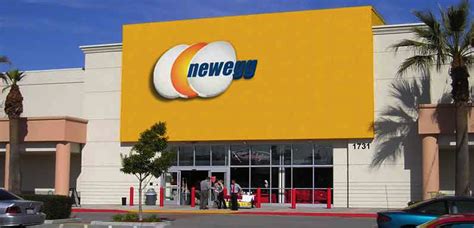 does newegg have stores