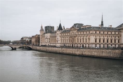 Does Paris Have An Ocean