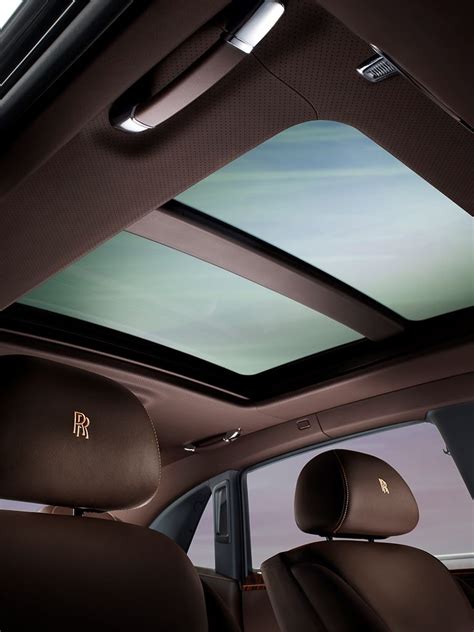Does Rolls Royce Have Sunroof