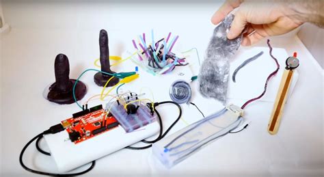 does silicone rubber conduct electricity