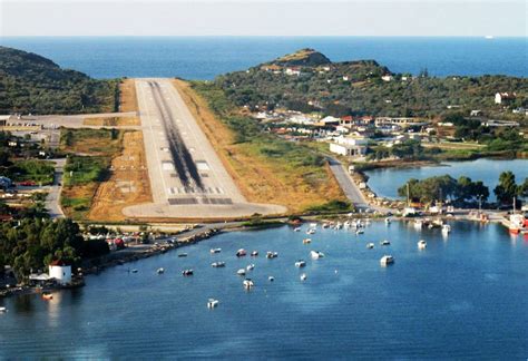 does skopelos have an airport