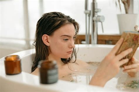 Does Taking A Bath Dehydrate You