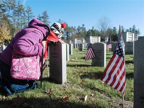 does the army pay for veterans funerals