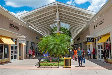 Does Universal Studios Have An Outlet Store