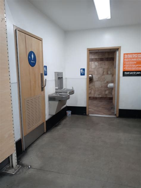 Does Walmart Have Restroom