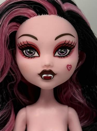 doll nude vampire
