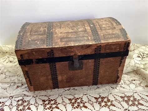 Dome Top Doll Trunk