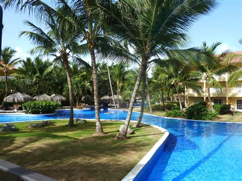 dominican resorts with lazy river