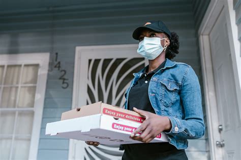 domino's delivery driver job duties