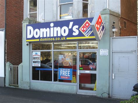 domino's exmouth close time