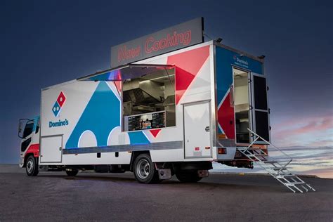 domino's pizza food truck