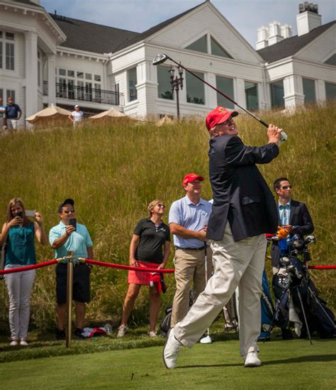 donald trump on golf course picture