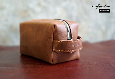 dopp leather bag