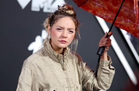 Unearthing Dora Jar Gracie Abrams Secrets for Curious Minds