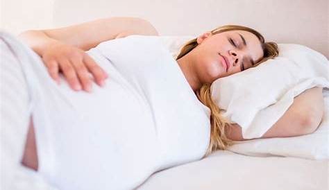Quelle position pour dormir enceinte ? Aidezvous d’un