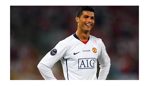 Cristiano Ronaldo: 5 dita per le 5 Champions vinte (Signori si nasce