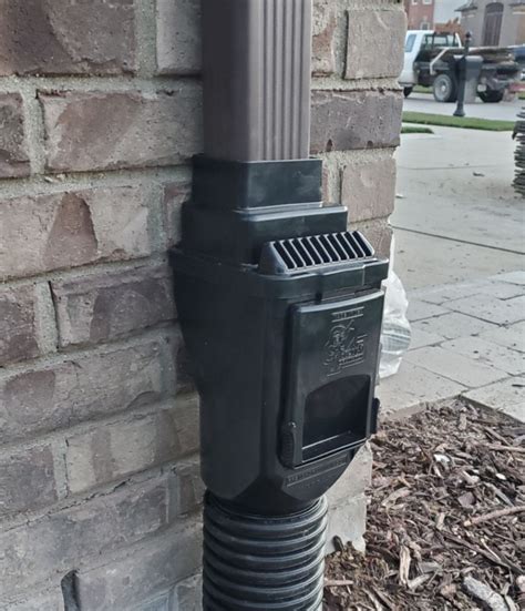 Downspout Cleanout With Leaf Filter