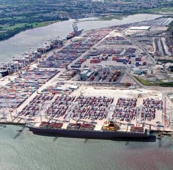dp world southampton arrivals and departures