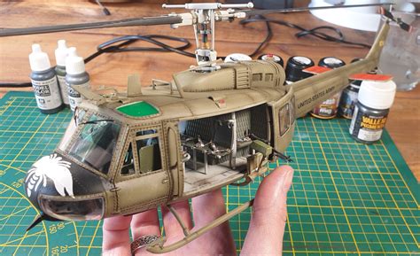 dragon 1/35 scale huey uh-1d model