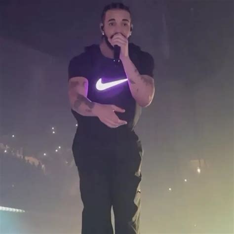 drake nike vest concert